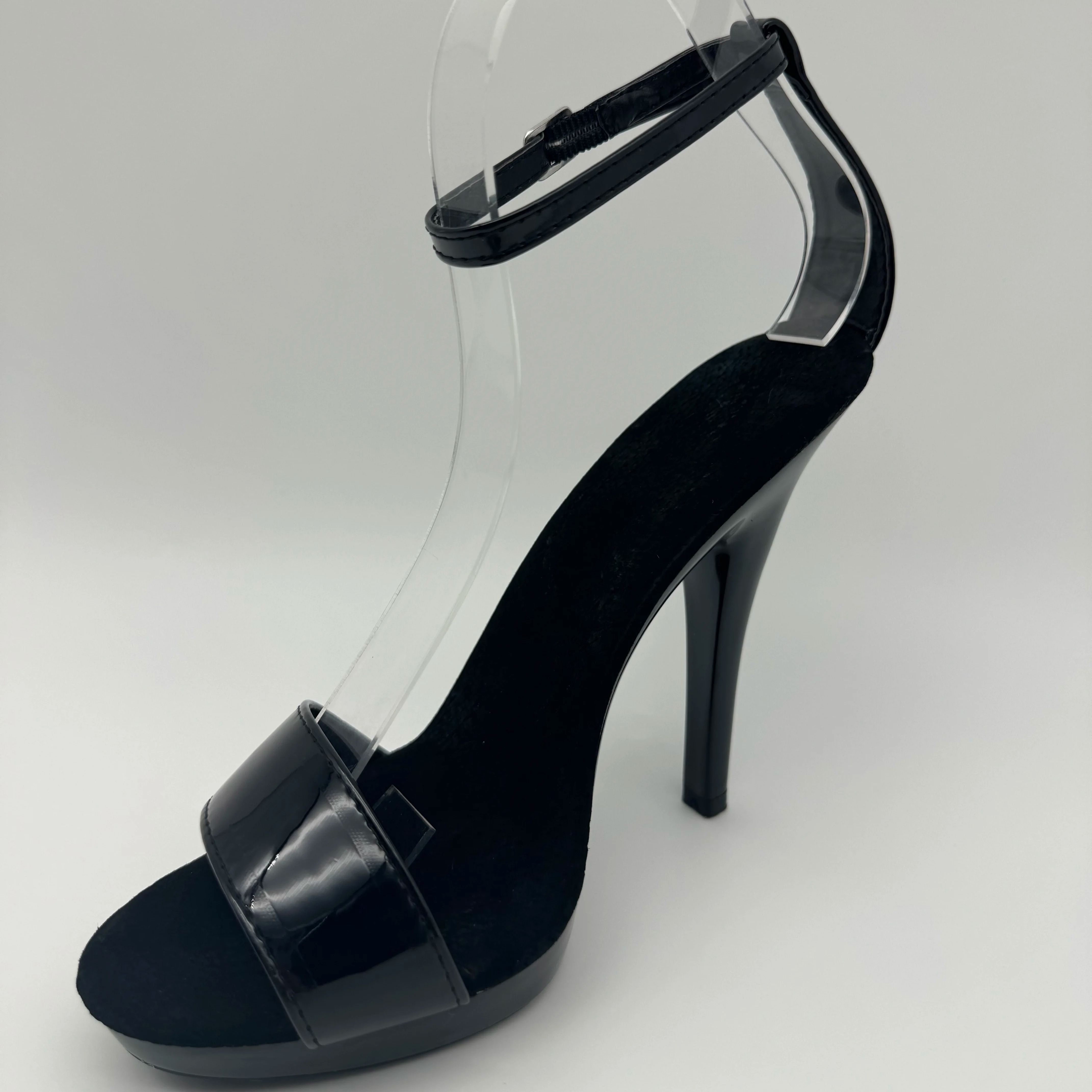 Schwarze Lackleder-Stilettos,  – Wide Fit Heels Bewertung und Preis